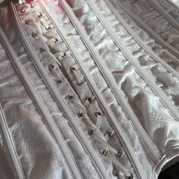 Coquette White Rosey Print Corset (SMALL) - Picture 7 of 9